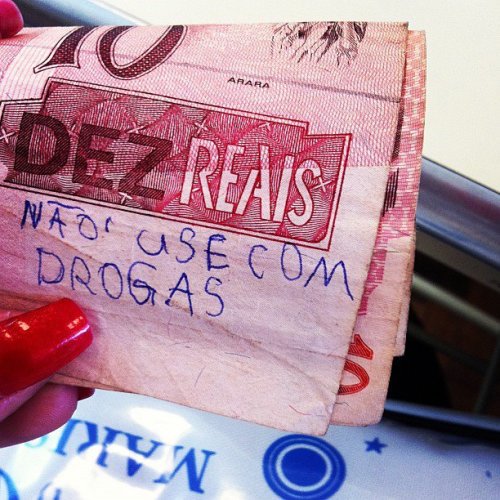 nao use com drogas dinheiro